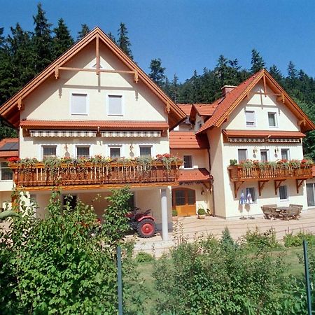 Haus Lenz Ferienwohnungen - Fam Ostermann Puchberg am Schneeberg Luaran gambar