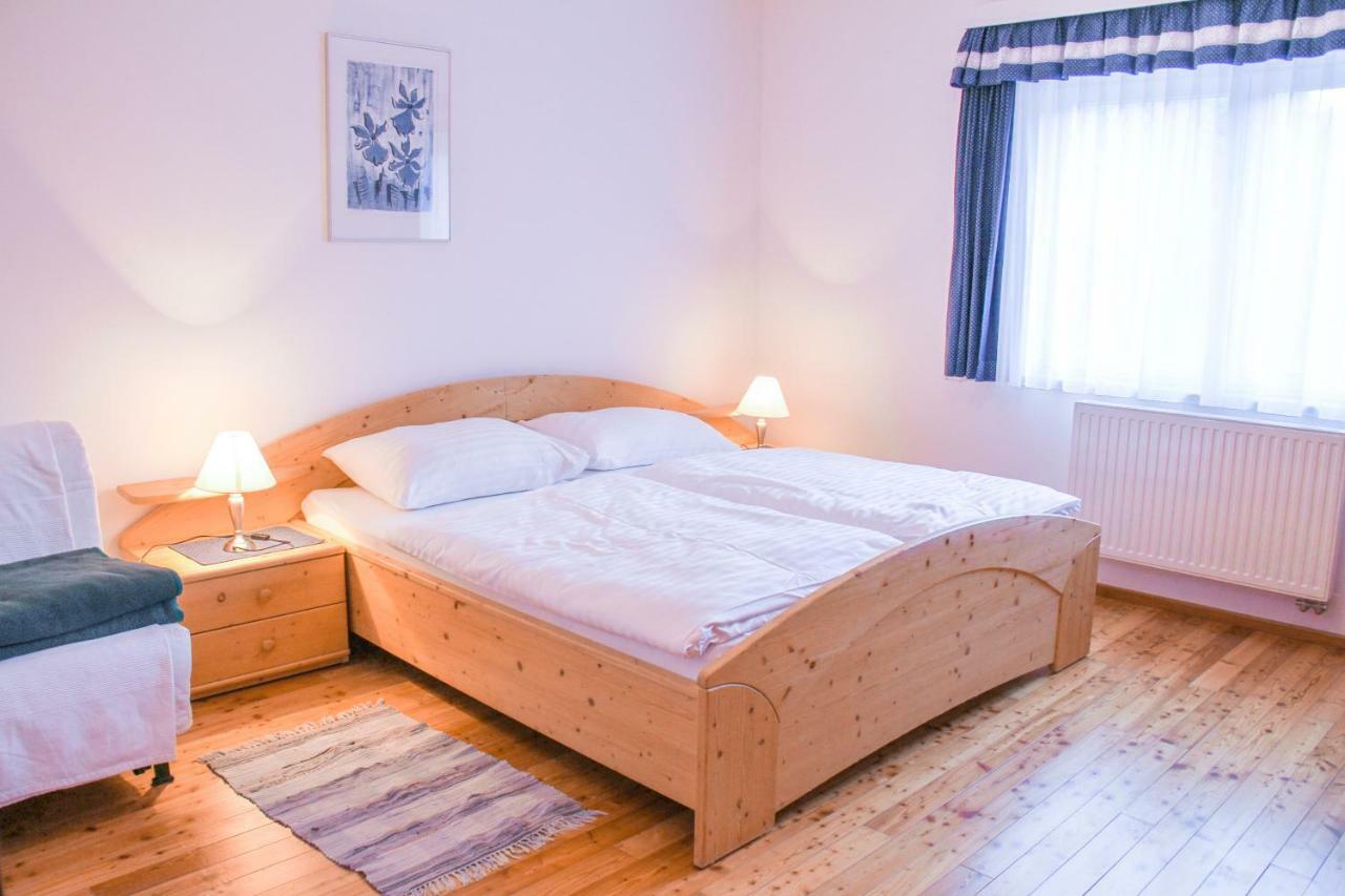 Haus Lenz Ferienwohnungen - Fam Ostermann Puchberg am Schneeberg Luaran gambar